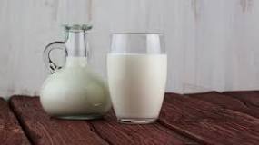leche beber lactosa buena reflujo