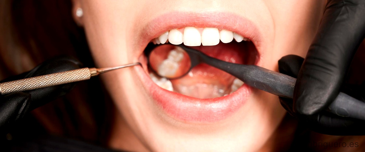 Pregunta: ¿Qué contiene la pasta de dientes Parodontax?